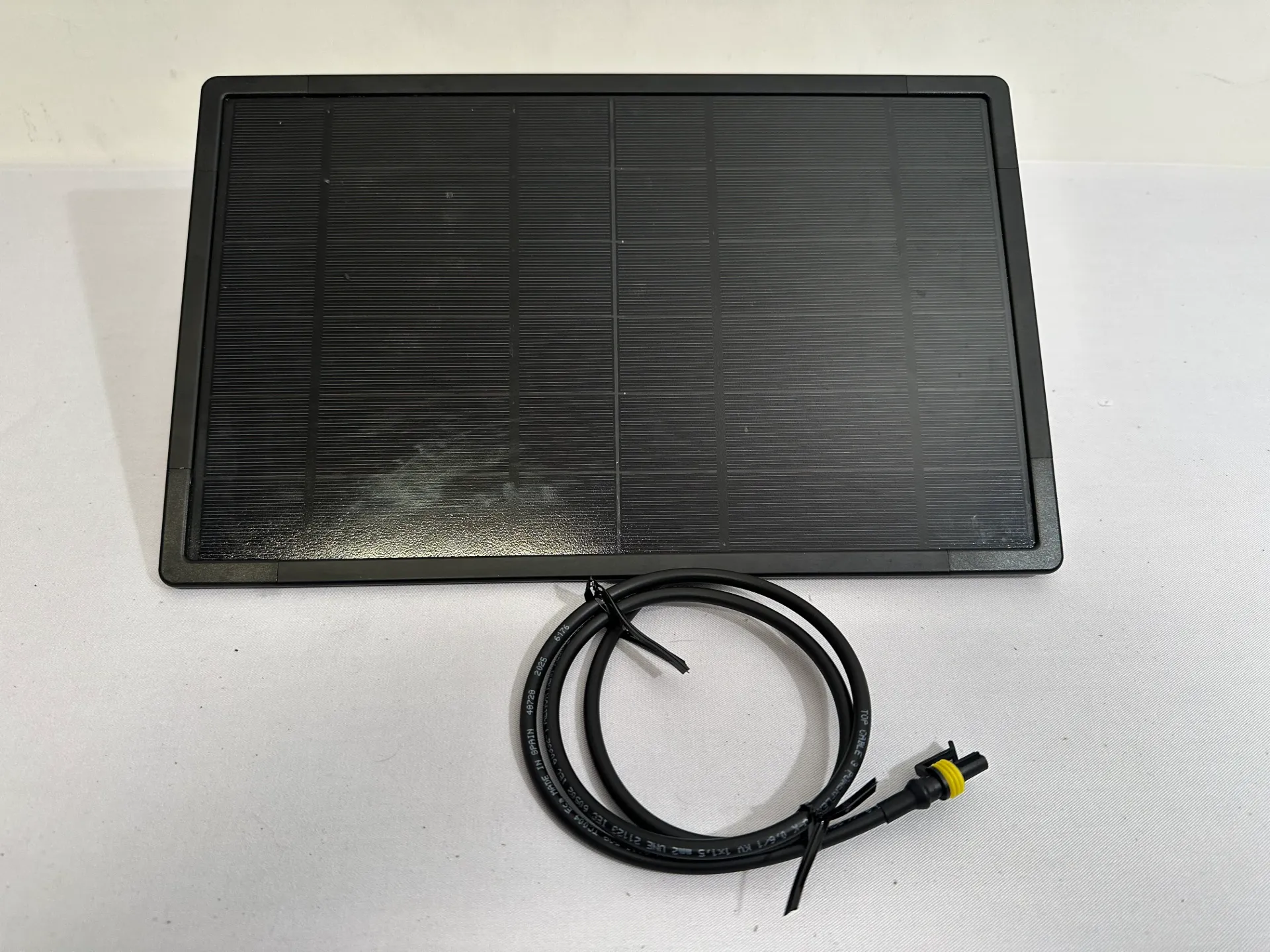 Módulo solar 12 W, baterías de litio (Ah 8,7)